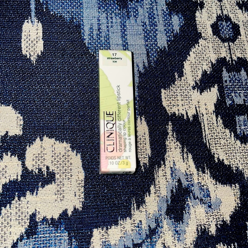 Clinique Dramatically Different Lipstick
